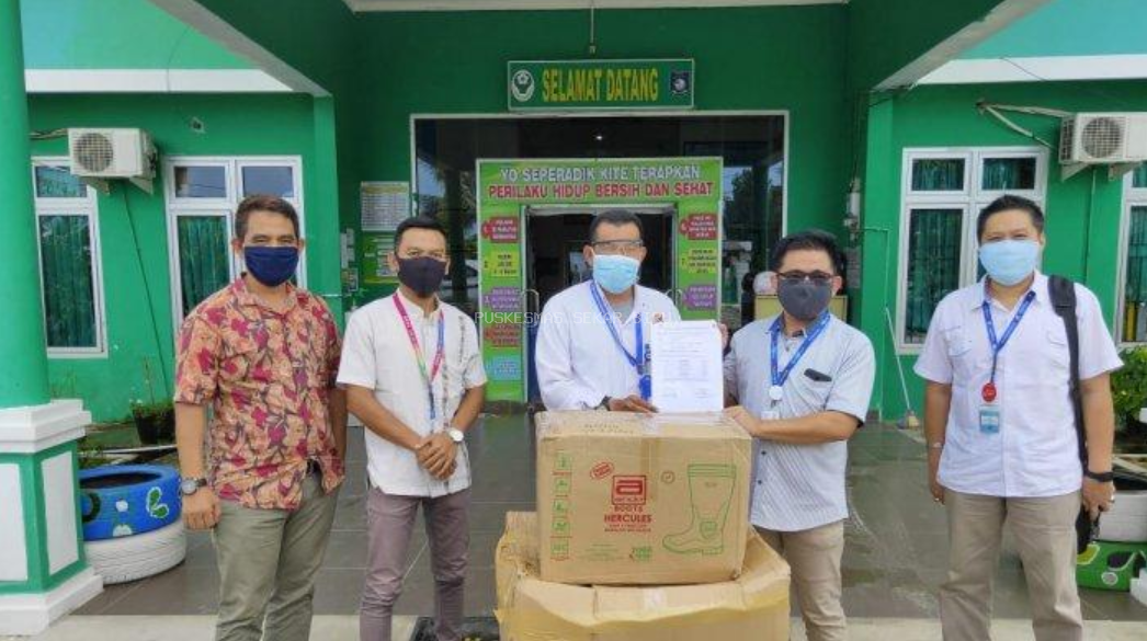 FIFGROUP Sungailiat Salurkan Alkes dan APD ke Puskesmas Sekar Biru Kecamatan Parittiga Bangka Barat